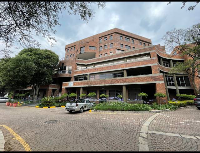 474M² OFFICE TO LET IN PARKTOWN